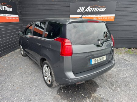 2010 Peugeot 5008 - photo 4