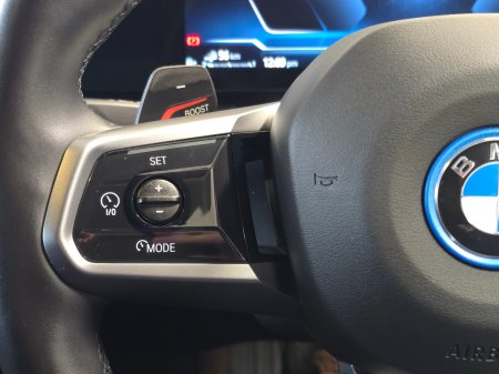 2025 BMW 5-Series - photo 22