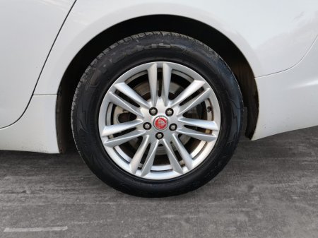 2011 Jaguar XF - photo 17