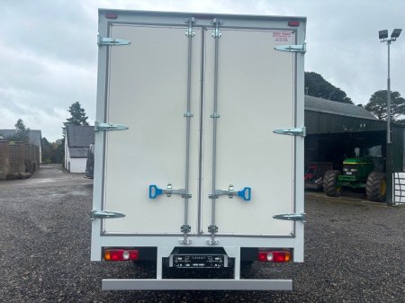 2026 Mitsubishi Canter - photo 2