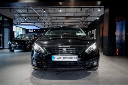 2020 Peugeot 308 - photo 2