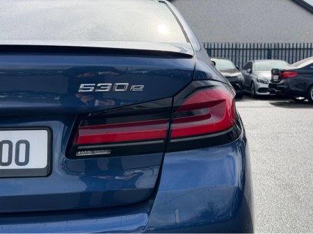 2023 BMW 5-Series - photo 12