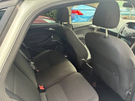 2015 Ford Focus - photo 15
