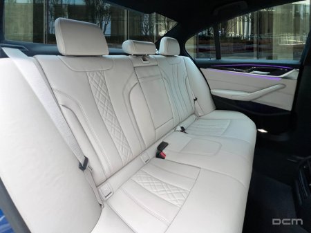 2020 BMW 5-Series - photo 15