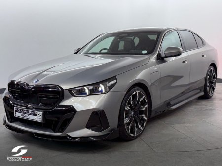2024 BMW 5-Series - photo 2
