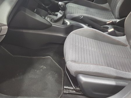 2021 Peugeot 208 - photo 10