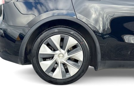 2024 Tesla Model Y - photo 12