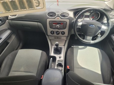 2010 Ford Focus - photo 8
