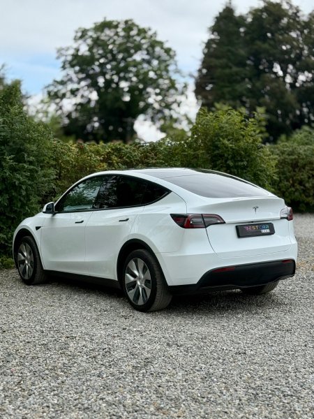 2023 Tesla Model Y - photo 13