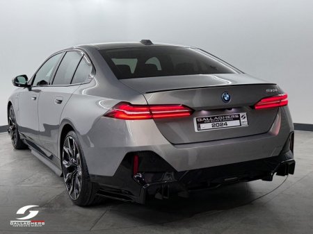 2024 BMW 5-Series - photo 6