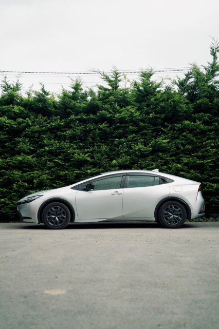 2023 Toyota Prius - photo 2