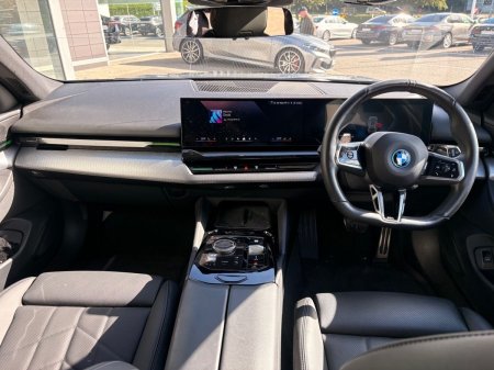 2024 BMW 5-Series - photo 4