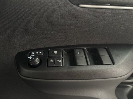 2026 Toyota Yaris Cross - photo 13