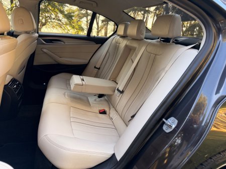 2020 BMW 5-Series - photo 27