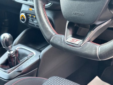 2020 Ford Focus - photo 26