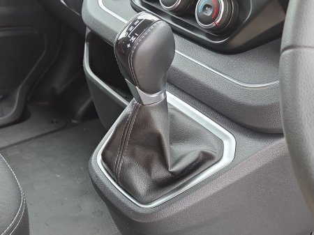 2024 Renault Trafic Passenger - photo 12
