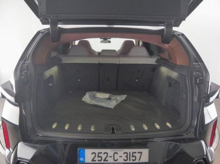 2025 BMW XM - photo 13