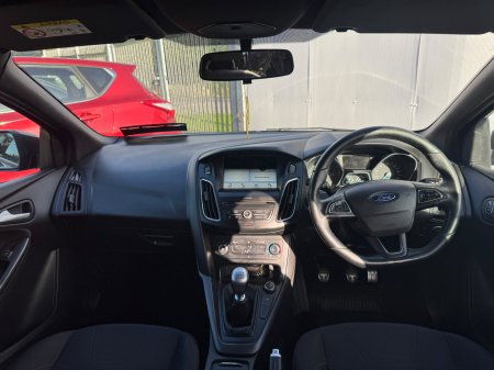 2018 Ford Focus - photo 14