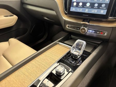 2025 Volvo XC60 - photo 19