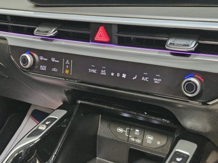 2025 Kia Sorento - photo 18