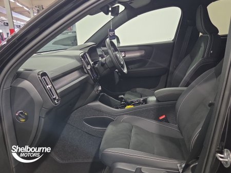 2025 Volvo XC40 - photo 10