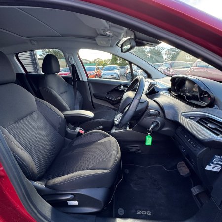 2017 Peugeot 208 - photo 19