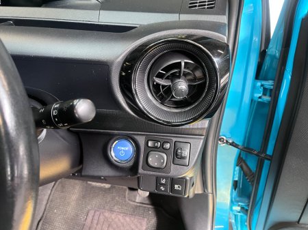 2017 Toyota Aqua - photo 22