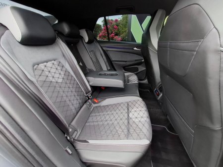 2024 Volkswagen Golf - photo 12