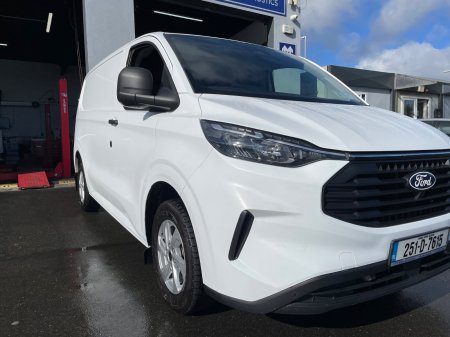 2025 Ford Transit - photo 9