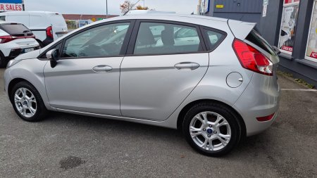 2015 Ford Fiesta - photo 12