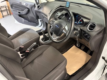 2015 Ford Fiesta - photo 11