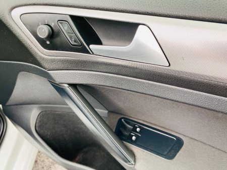 2019 Volkswagen Golf - photo 23