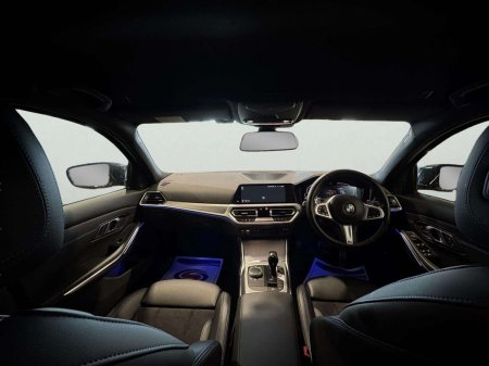 2023 BMW 3-Series - photo 2