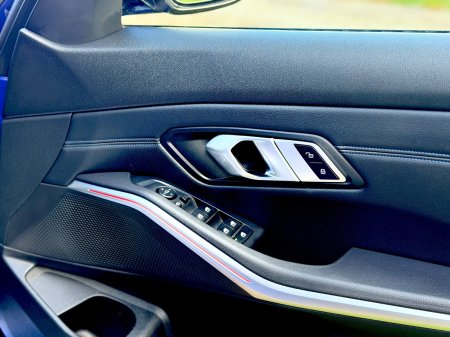 2022 BMW 3-Series - photo 19