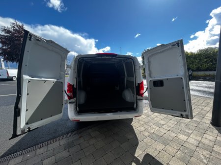 2025 Mercedes-Benz Vito - photo 8