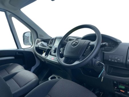 2025 Opel Movano - photo 5