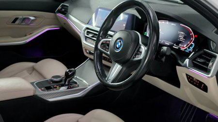 2021 BMW 3-Series - photo 29
