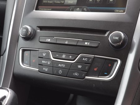 2015 Ford Mondeo - photo 27