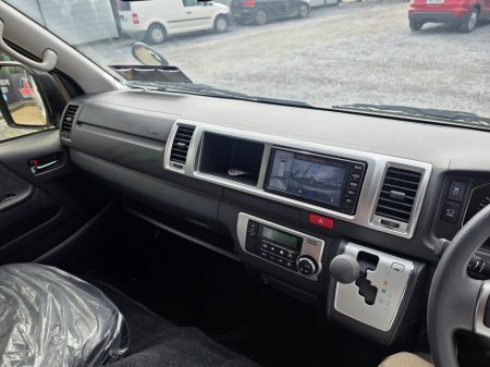 2025 Toyota Hiace - photo 9