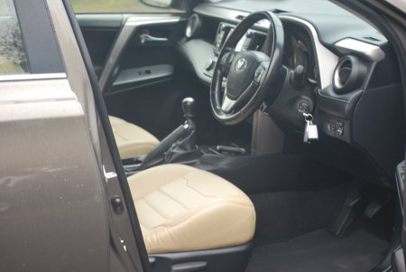 2017 Toyota RAV4 - photo 12