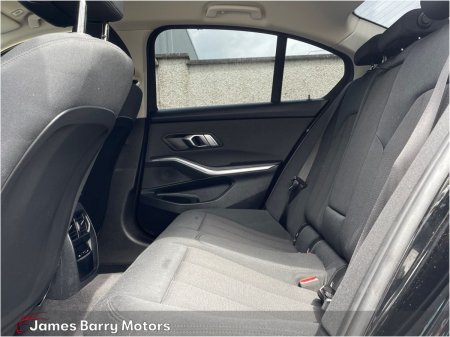 2022 BMW 3-Series - photo 9