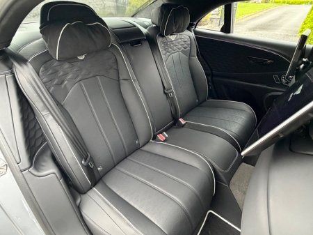 2025 Bentley Flying Spur - photo 18