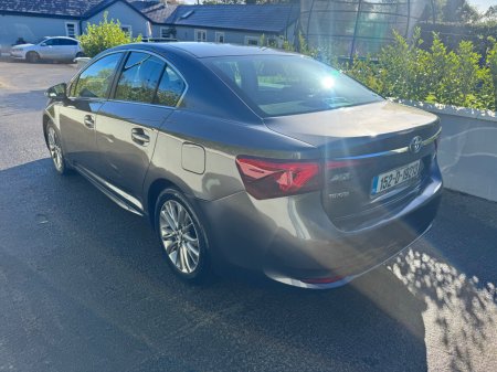 2015 Toyota Avensis - photo 3