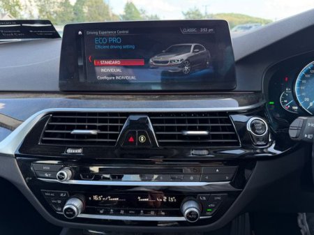 2017 BMW 5-Series - photo 26