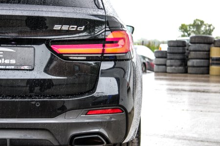 2022 BMW 5-Series - photo 9
