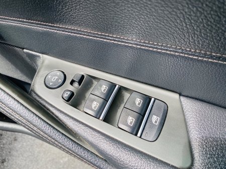 2023 BMW 5-Series - photo 23