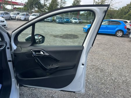 2017 Peugeot 208 - photo 10