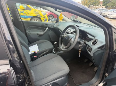 2011 Ford Fiesta - photo 13