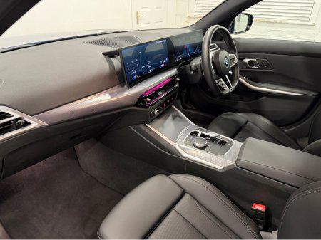 2025 BMW 3-Series - photo 32