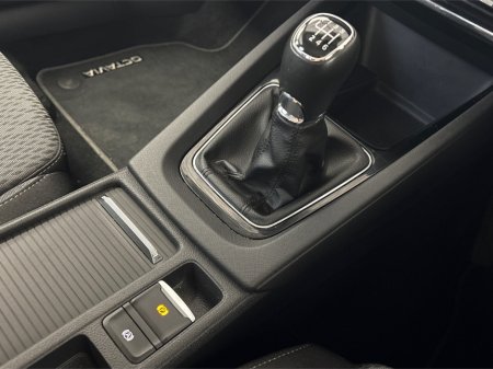 2022 Skoda Octavia - photo 16
